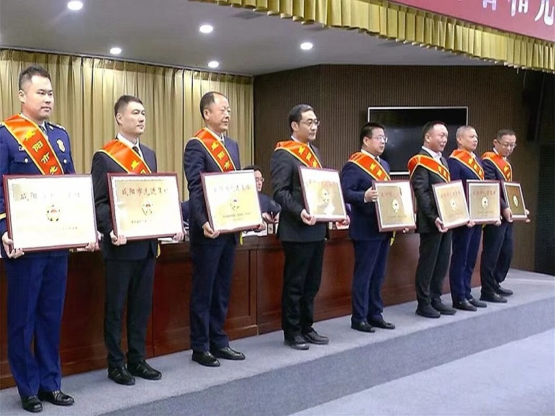 喜報！咸陽路橋工程公司榮獲咸陽市 “先進集體”榮譽稱號