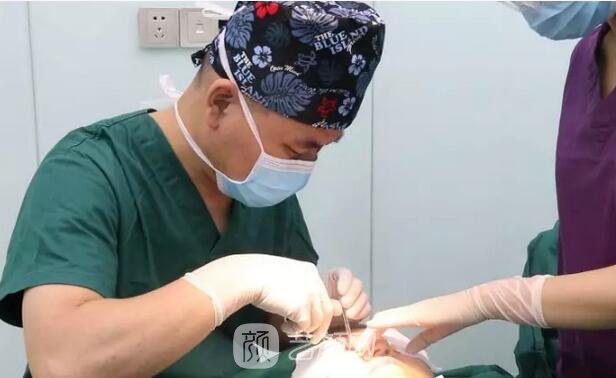 李國偉醫(yī)生