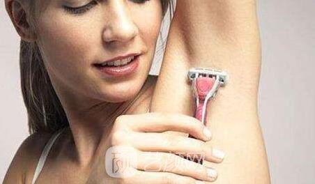 80后女教師分享脫腋毛全過程，美美噠從此開始