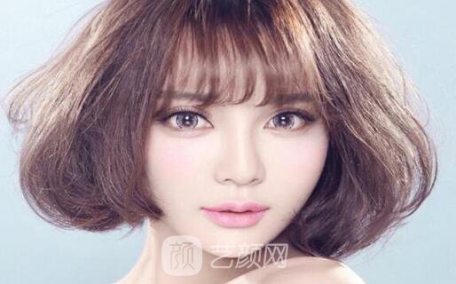 豐額頭+蘋果肌 女漢紙成女神，超有女人味