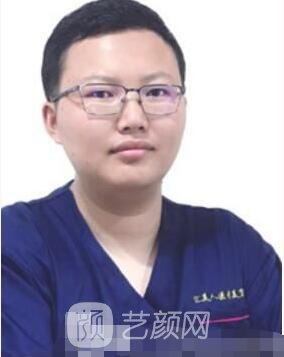 吸脂醫(yī)生，廉紅偉醫(yī)生個(gè)人簡(jiǎn)介