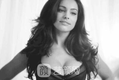 杭州隆胸失敗修復(fù)價(jià)錢是多少？附上胸部整形價(jià)格表！