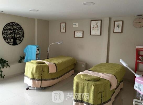 呼和浩特閆德雄醫(yī)療美容診所