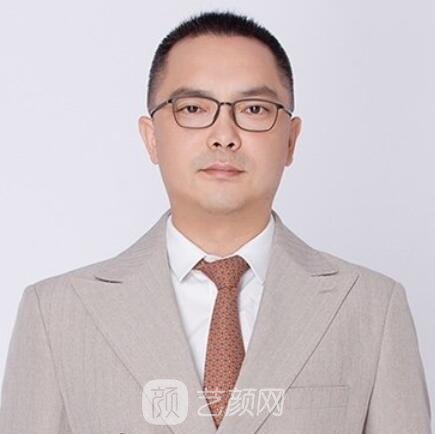 盧元?jiǎng)?  /></dt>
                        <dd>
                            <p class=