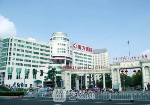 陳若思醫(yī)生做雙眼皮好嗎