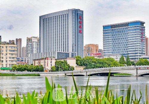 武漢天佑醫(yī)院雙眼皮案例