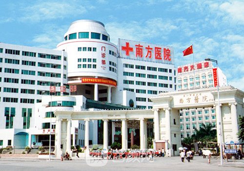 姚堯隆胸好嗎?形態(tài)自然、